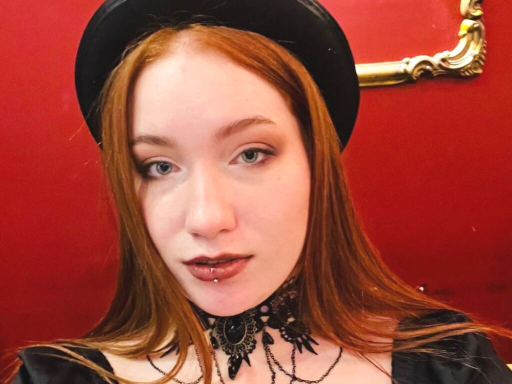 DevonaDarby nude cam model profile photo