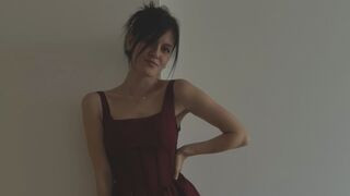 DiedreNiquette 32 female live cam model profile