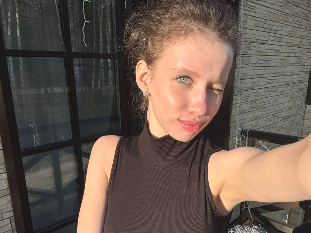 EdlinHathorne Nude
