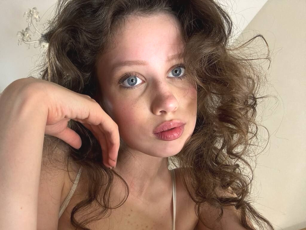 EdlinHathorne Naked