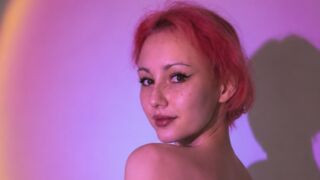 ElanaHelfert 18 female nude cam model profile