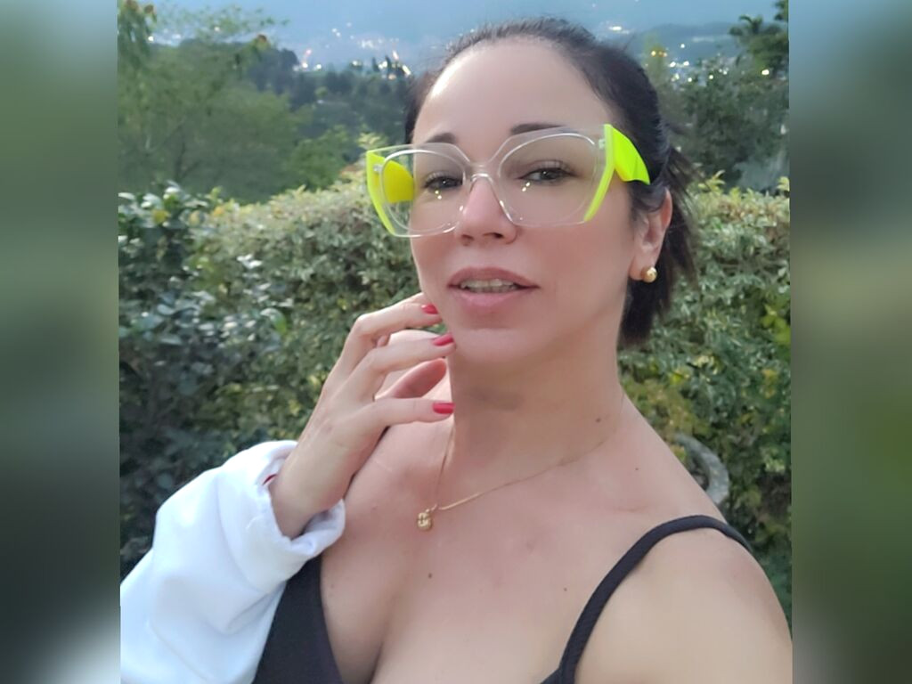 ElenaWura nude cam model profile photo