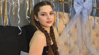 EliSwann 18 female live cam model profile