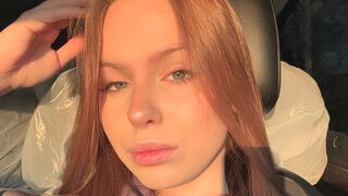 ElizaBless 18 female sexy cam model profile