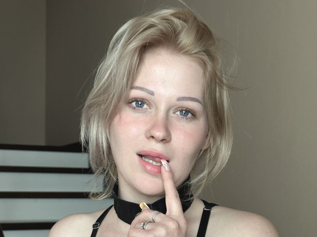 Elizarai Naked