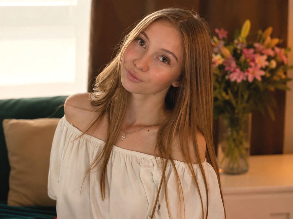 EllaAyalon nude cam model profile photo