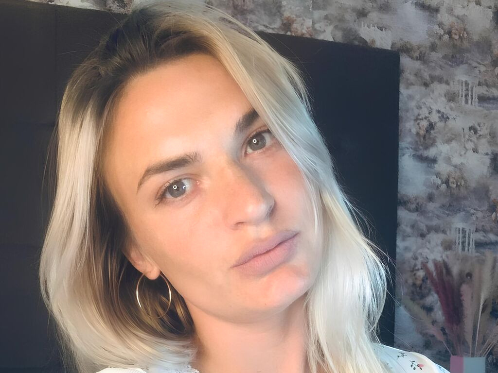 EllieMaryn Naked
