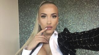 ElsaPressley Nude