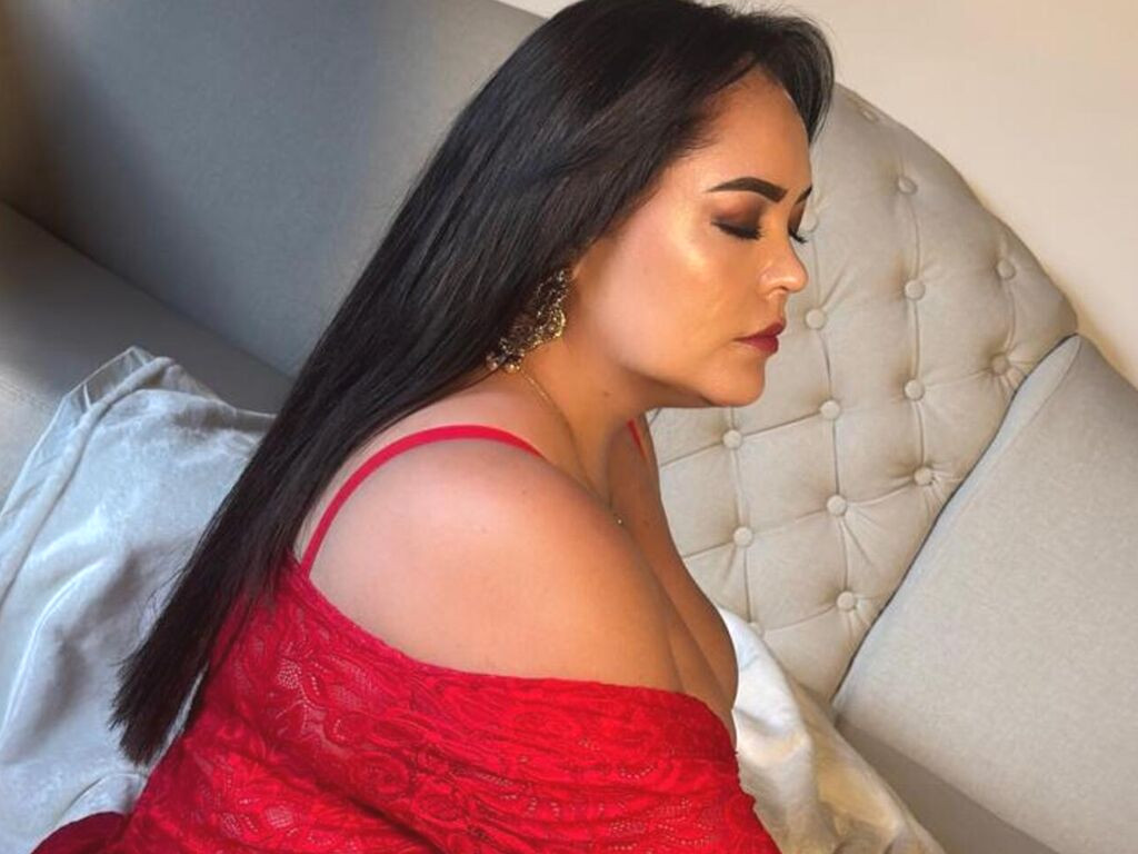 EmiHarrys nude cam model profile photo