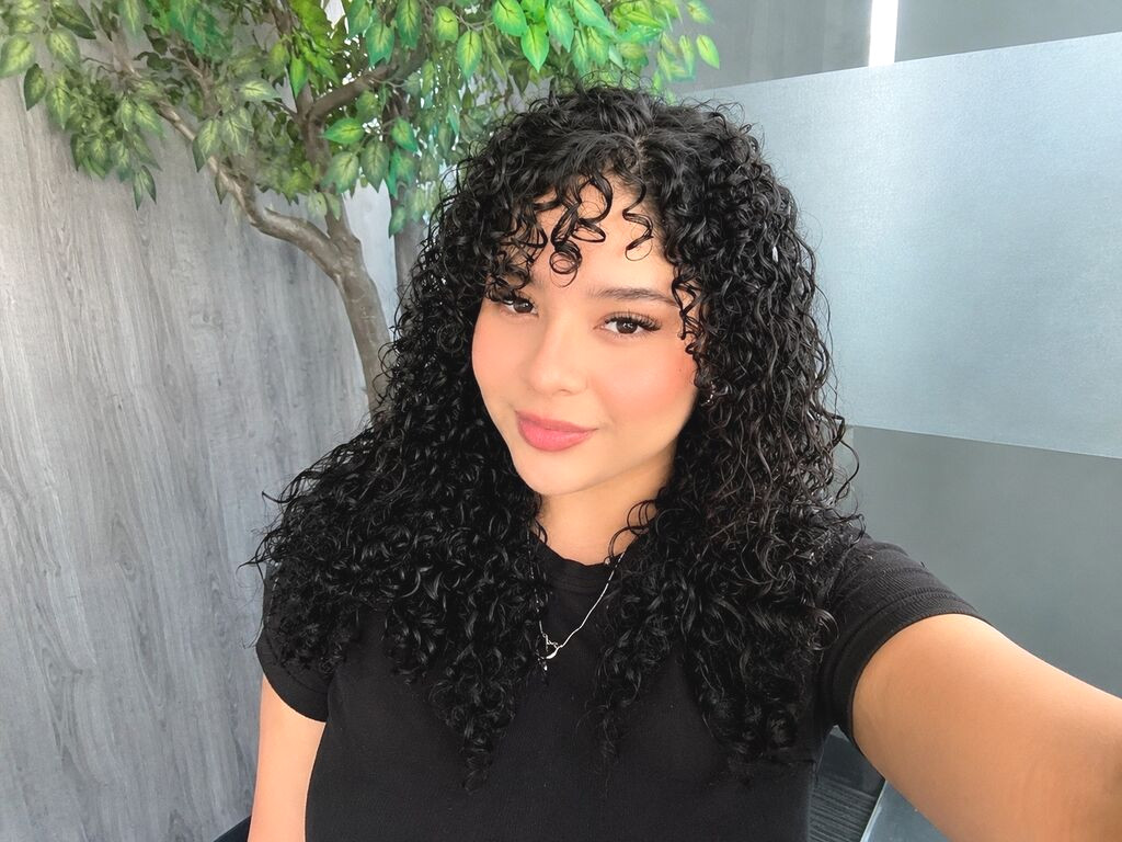 EmilyJune nude cam model profile photo