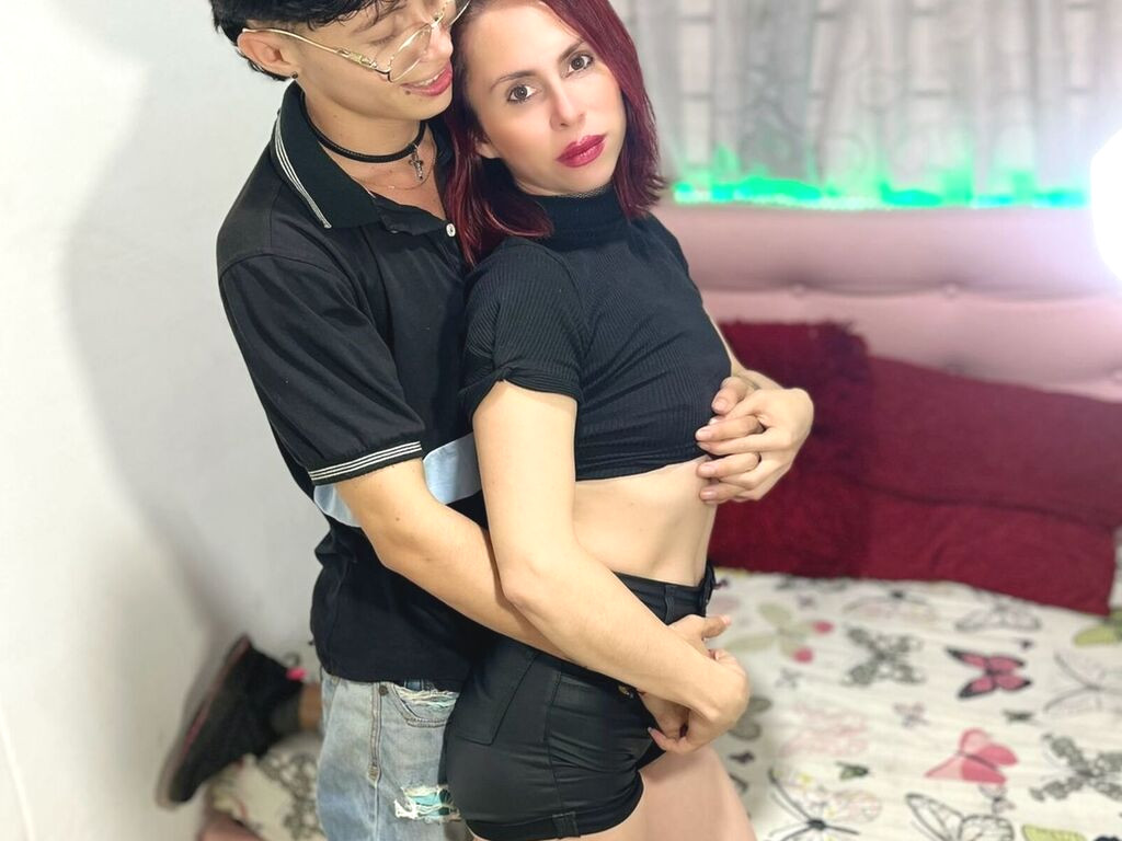 EmilyandSam Nude