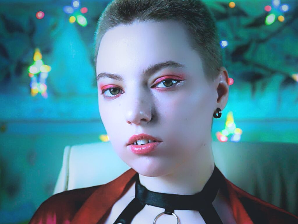 ErinGutierrez nude cam model profile photo