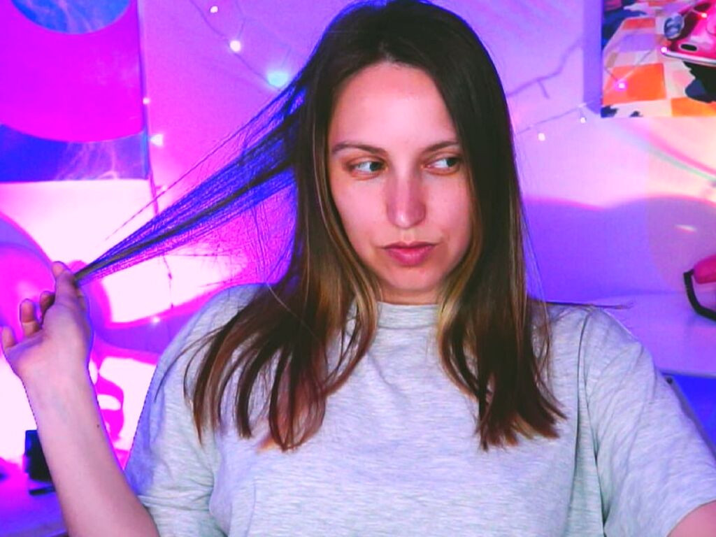 ErinWise nude cam model profile photo