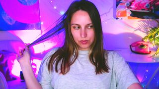 ErinWise 33 female nude cam model profile