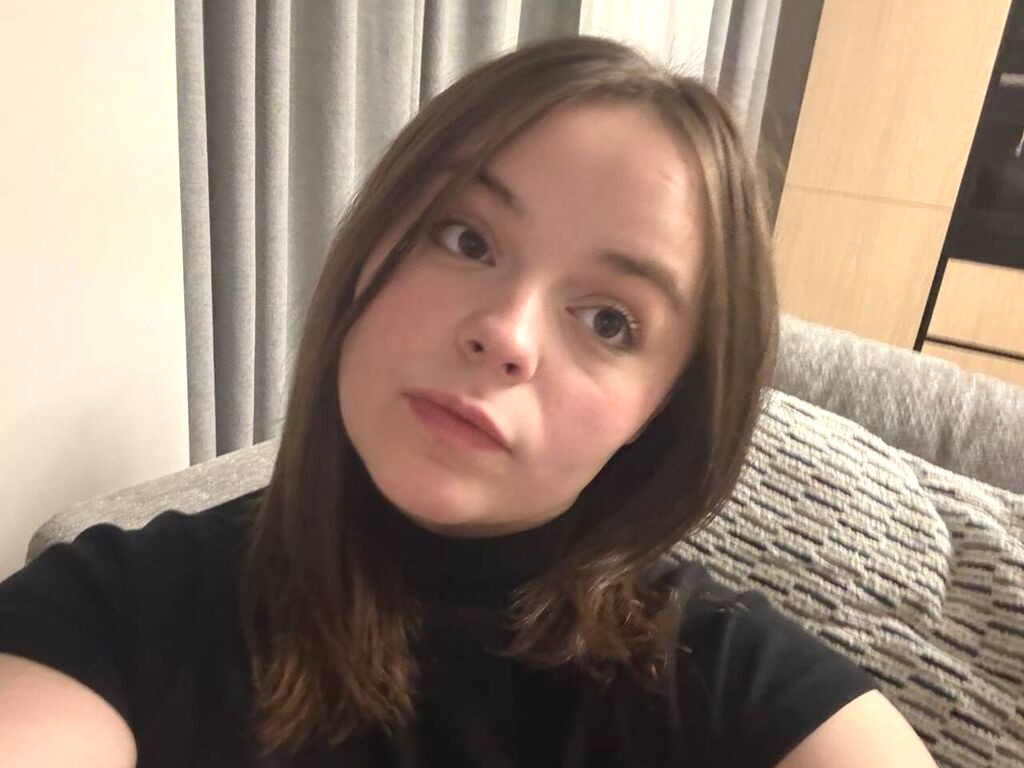 EsterBlue nude cam model profile photo