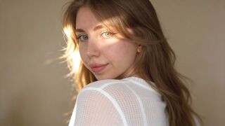 EvaAkins 22 female nude cam model profile