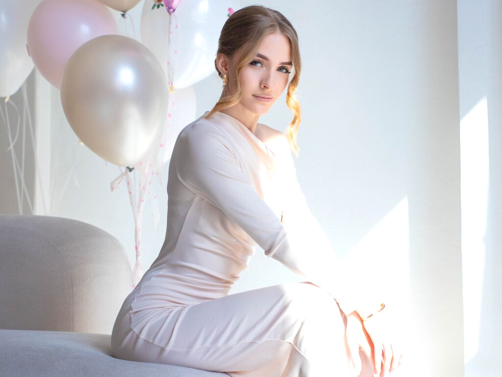 EvaBetts nude cam model profile photo