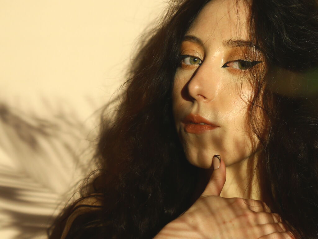 EvaCreek nude cam model profile photo