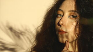 EvaCreek 28 female strip cam model profile