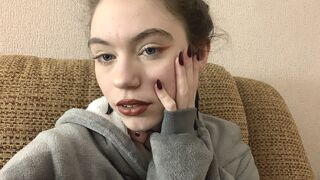 FeykaDream 18 female sexy cam model profile