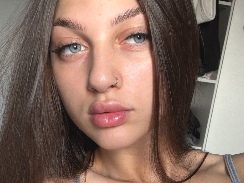 FionaHey nude cam model profile photo