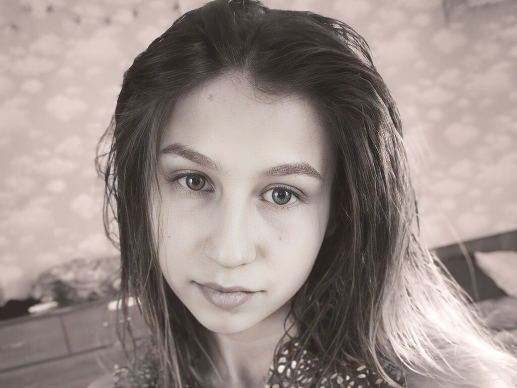 FranchescaBeyett naked cam model gallery photo