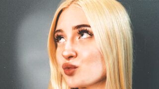 FredaLiebens 18 female hot cam model profile