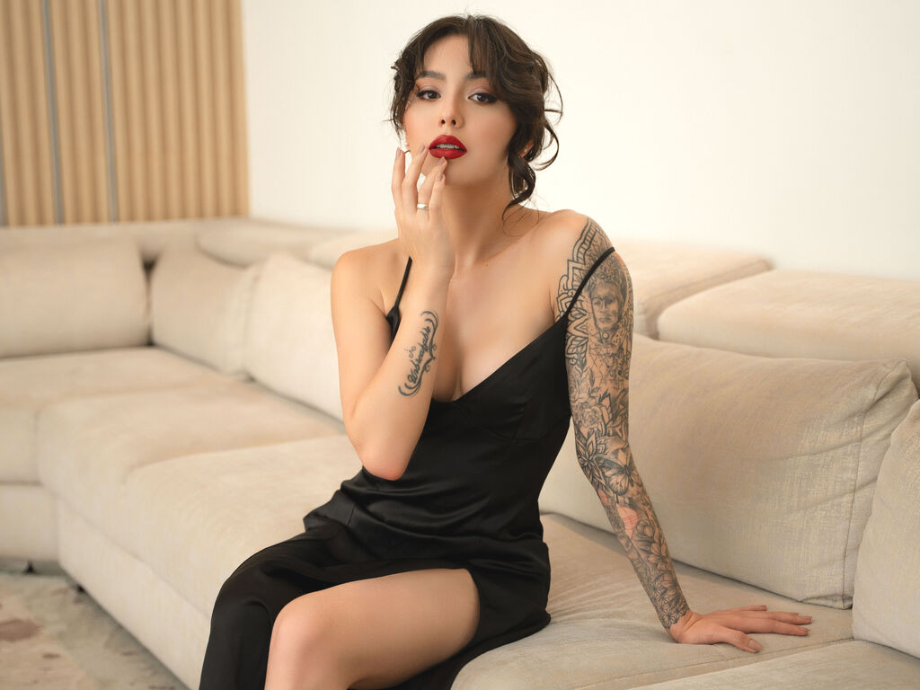 GabriellaLacroix naked cam model gallery photo