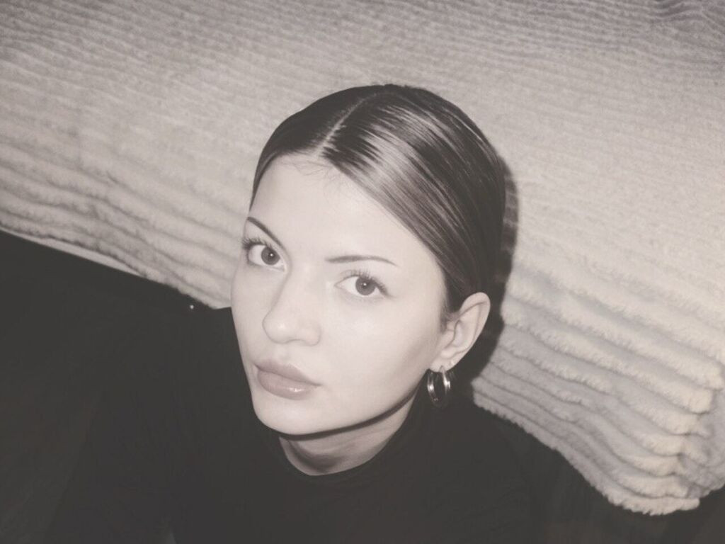 GenaBaillargeon nude cam model profile photo