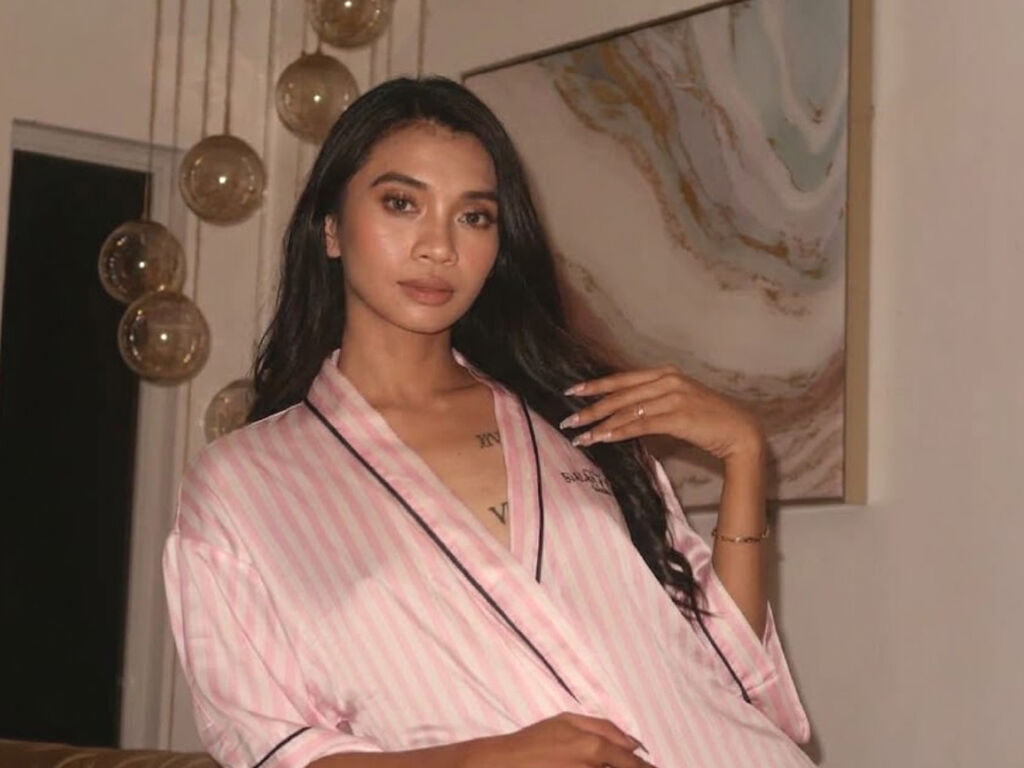 GeorgaSterling nude cam model profile photo