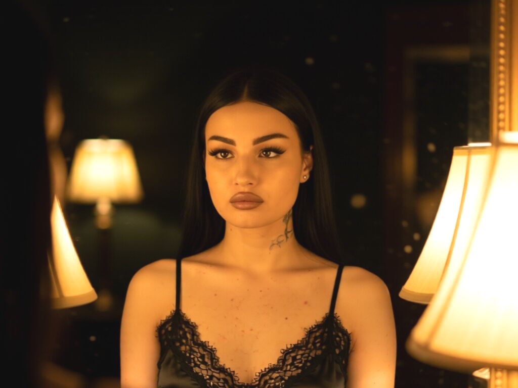 GertrudeDybala naked cam model gallery photo