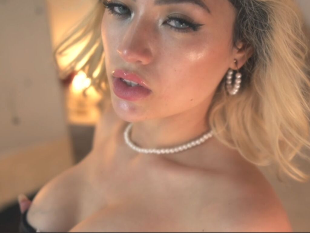 GigiArt nude cam model profile photo