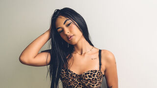 GigiMonru 19 female sexy cam model profile