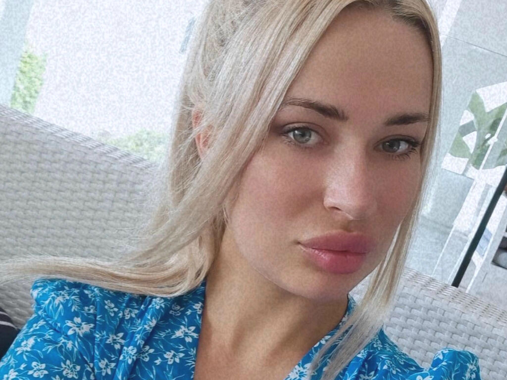 GraceMira Naked