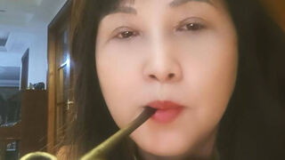 GreenHua 52 female mature naked cam model profile