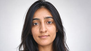 HanelayBay 28 female strip cam model profile