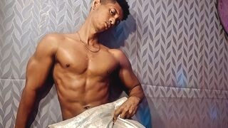 HarrinsonBalza 32 male live cam model profile