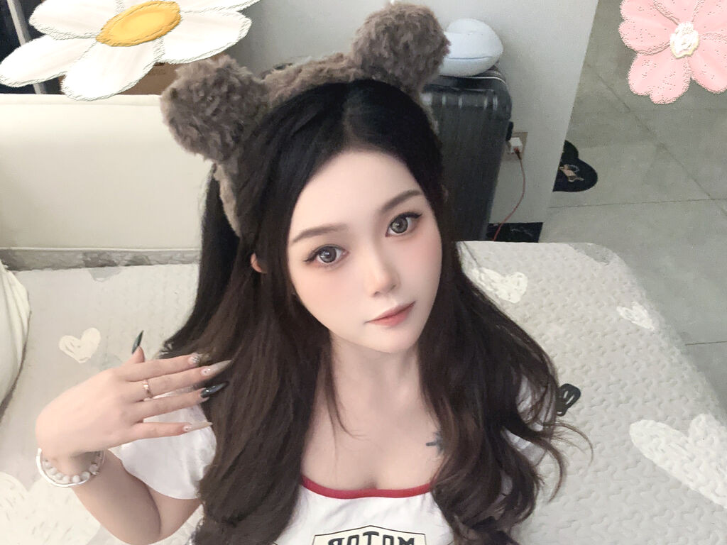 HelenAlberta nude cam model profile photo