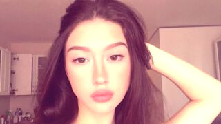 HermilaKegerries 18 female live cam model profile