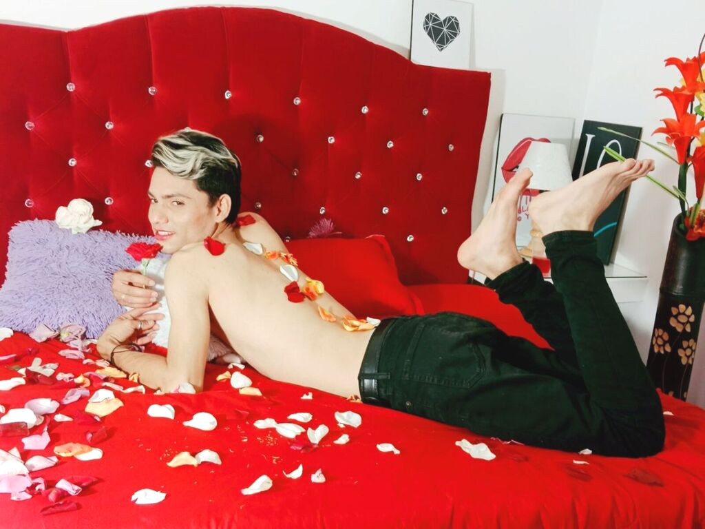 HowardHart Naked
