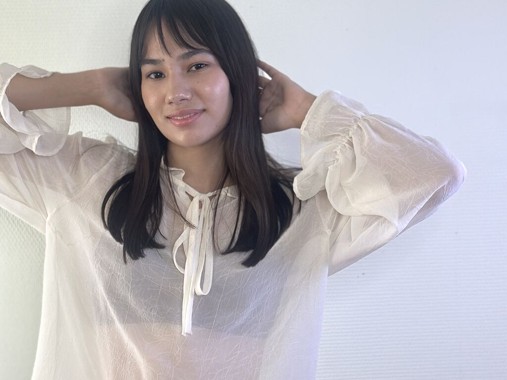 IlaSorum nude cam model profile photo
