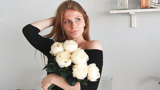 InnaCollins 25 female strip cam model profile