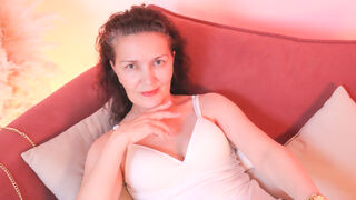 IreneColin 44 female mature nude cam model profile
