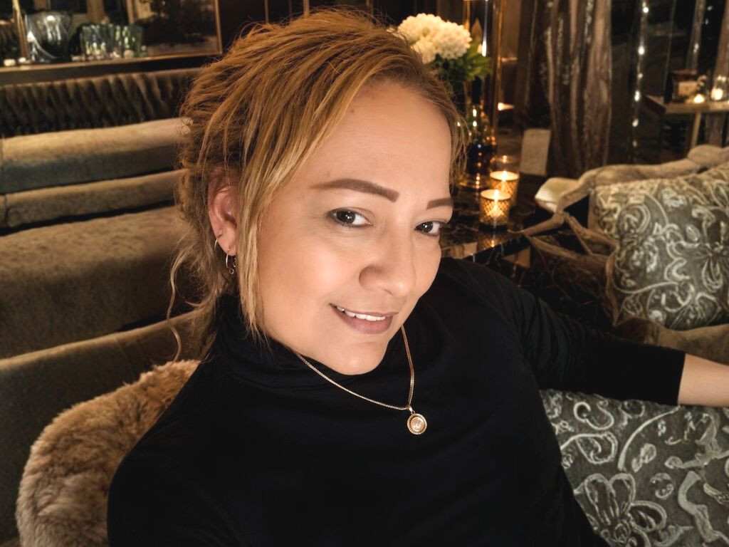 IrishFaster nude cam model profile photo
