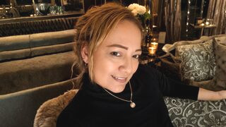 IrishFaster 51 female strip cam model profile