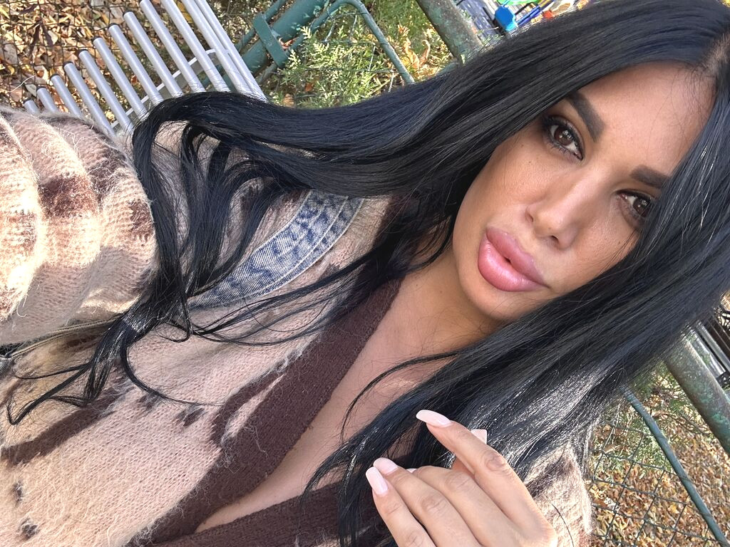 IsaBebe Nude