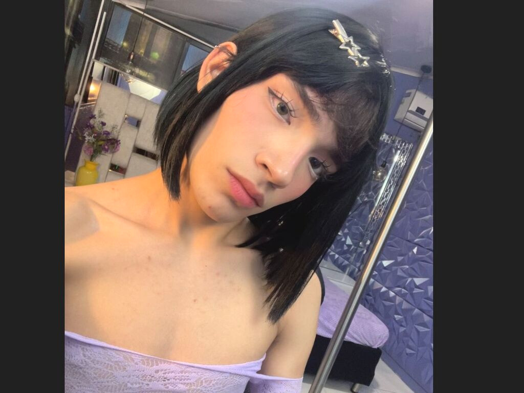 IsaacCollins nude cam model profile photo