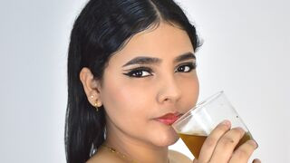IsabelleMoreau 21 female live related cam model profile