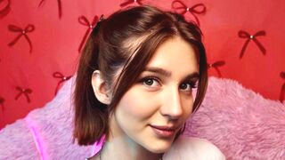IslaMontgomery 25 female live cam model profile