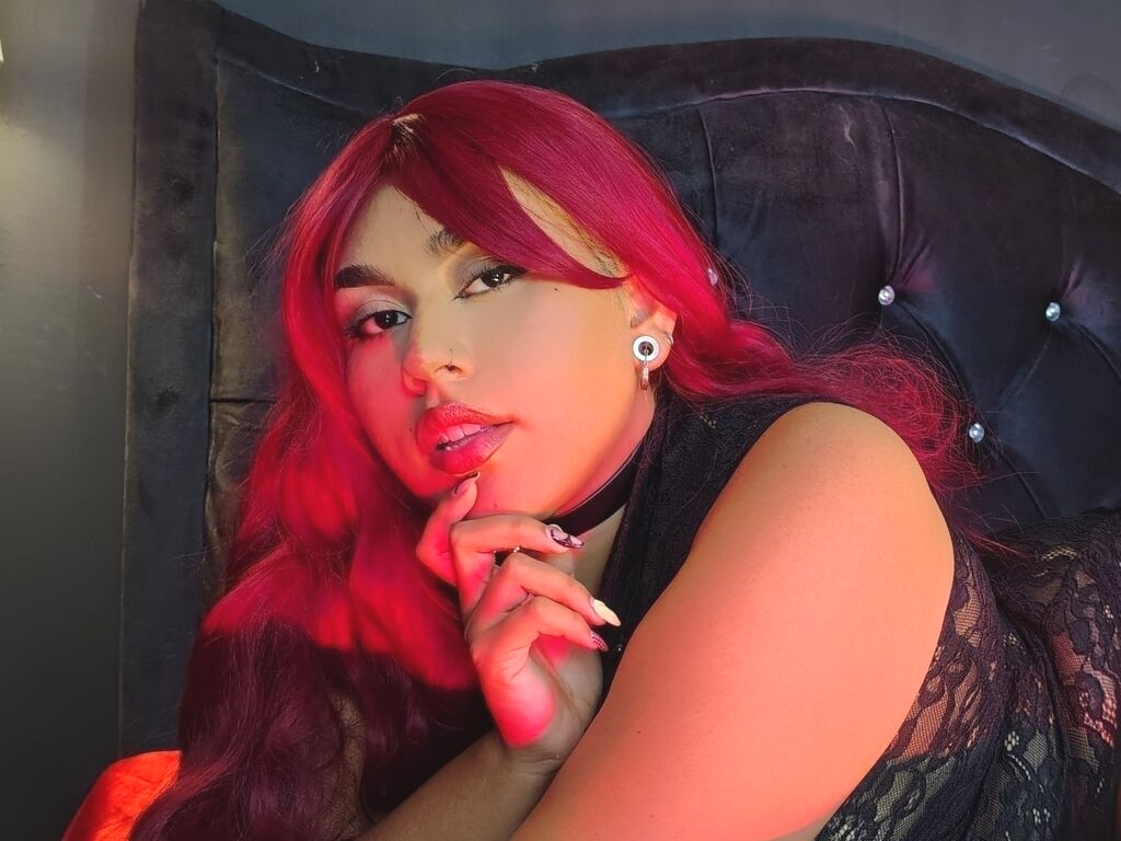 IvyRox naked cam model gallery photo
